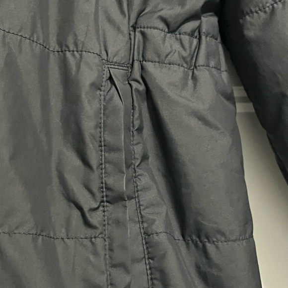 THE NORTH FACE Girls' Reversible Mossbud Swirl Parka, TNF Black Large - Picture 5 of 11